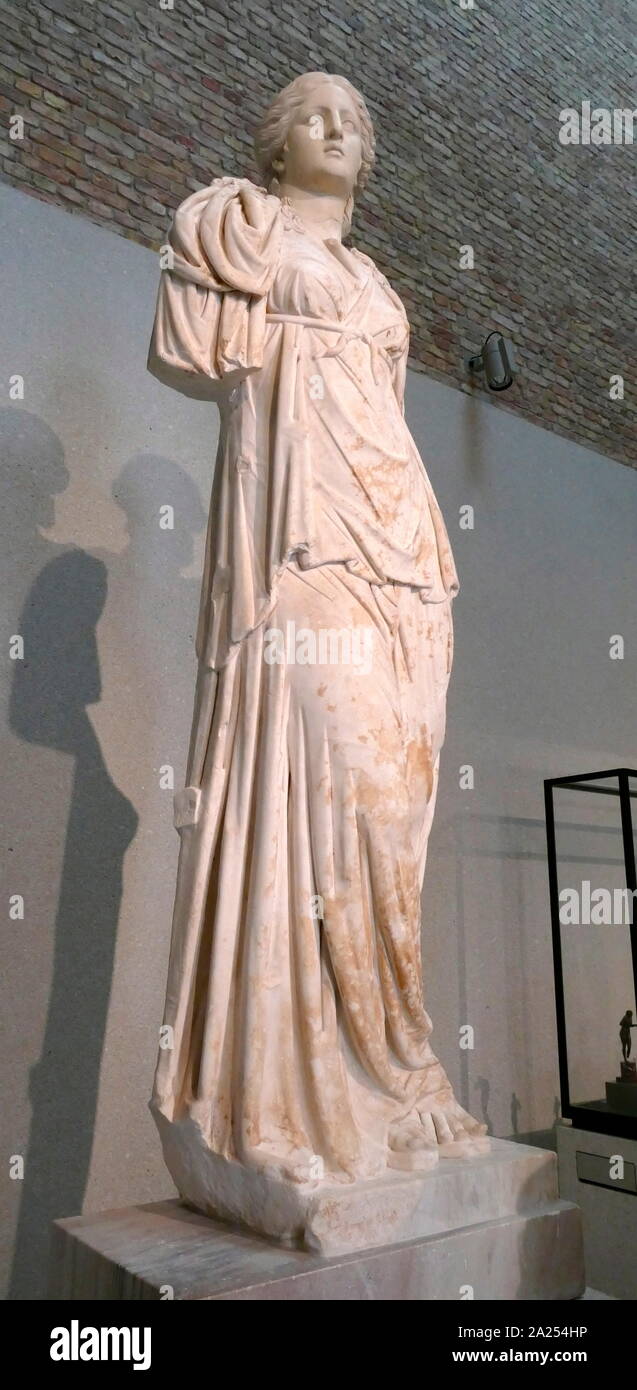 Colosal estatua de una diosa. Greco-Egyptian 138-161 A.C. Foto de stock