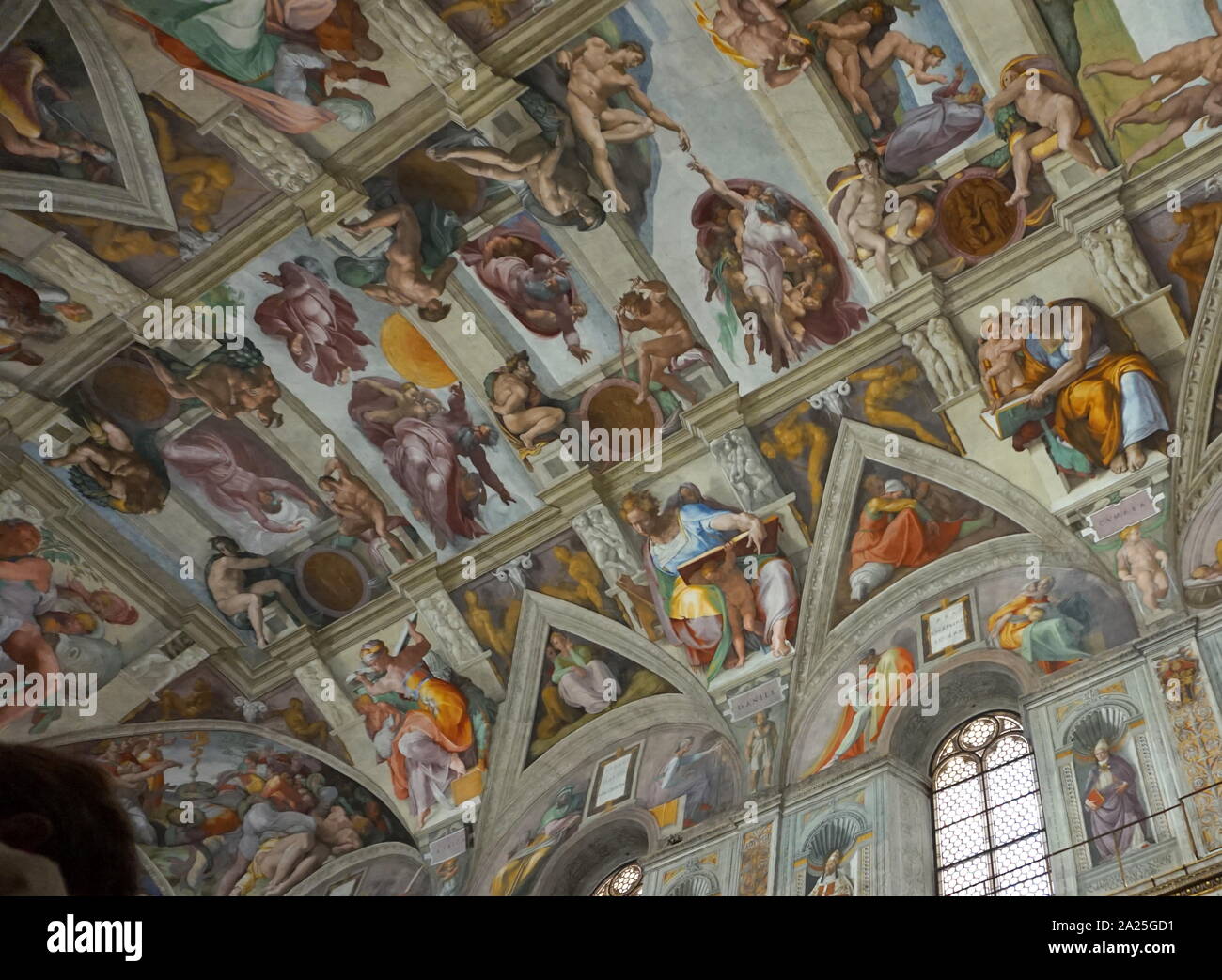 Pintó escenas de la capilla Sixtina de Miguel Ángel. Michelangelo di