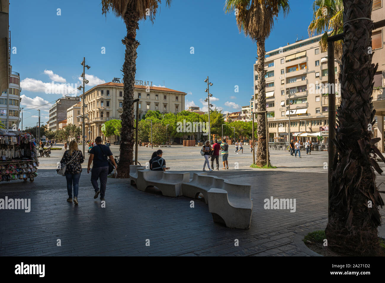 Vista de la plaza principal, Piazza Salotto situado en el centro de la ciudad de Pescara. Foto de stock