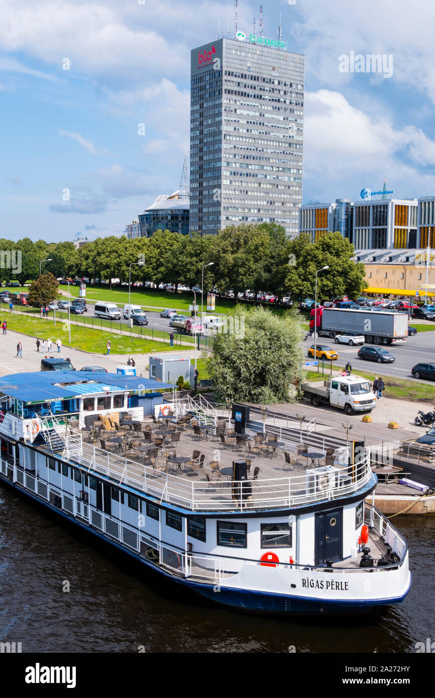 Rigas Perle, Perla de Riga, barco restaurante Riverside, Daugava Riga,  Letonia Fotografía de stock - Alamy
