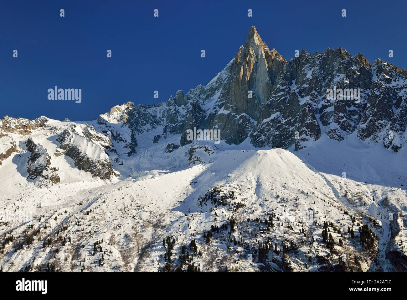 Les Drus (3.774 m.). A los Alpes franceses. Foto de stock