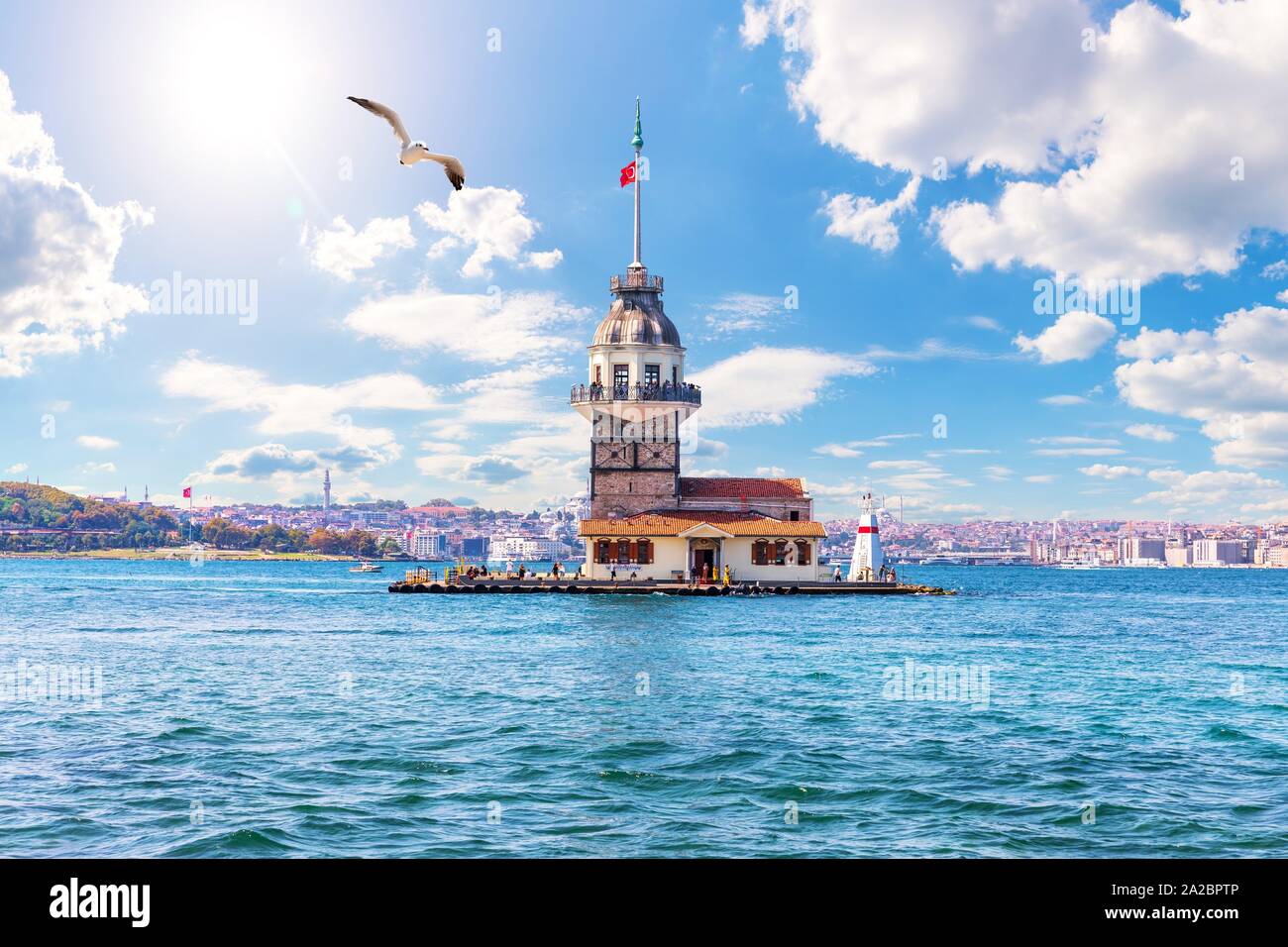 La torre de la Doncella en el Bósforo, Estambul, Turquía. Foto de stock