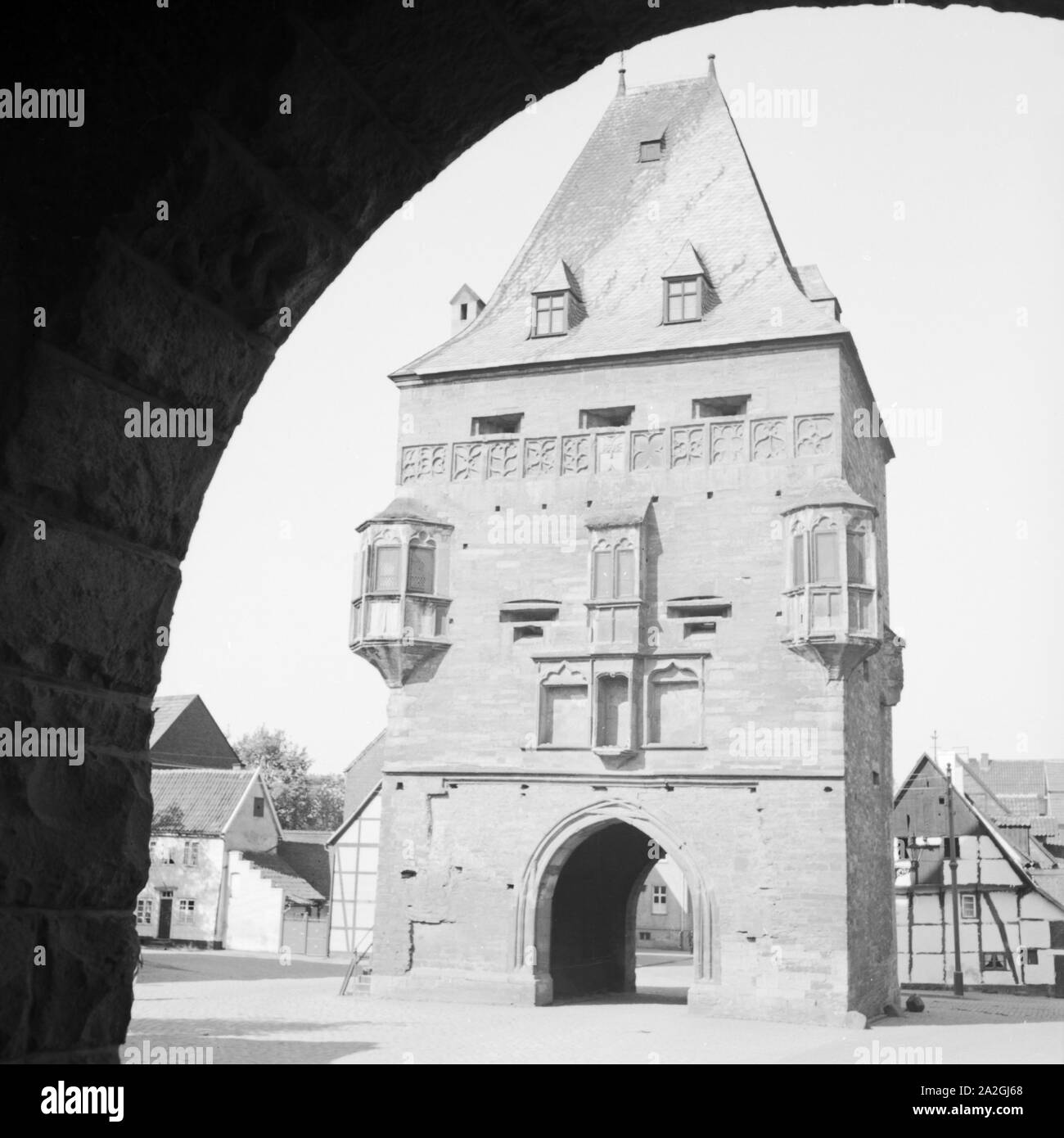 Das Osthofentor in der Stadt Soest en Westfalen, Deutschland 1930er Jahre. Osthofentor city gate en Soest en Westfalia, Alemania 1930. Foto de stock
