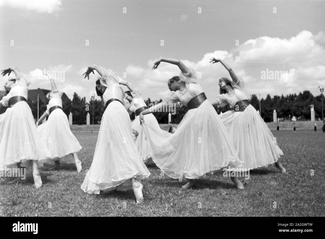 Vorbereitungen Fur Die Eroffnungsfeier Der Grossen Deutschen
