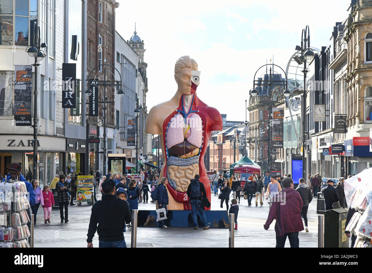 Damián hirst briggate sculture himno en Leeds, Reino Unido Foto de stock