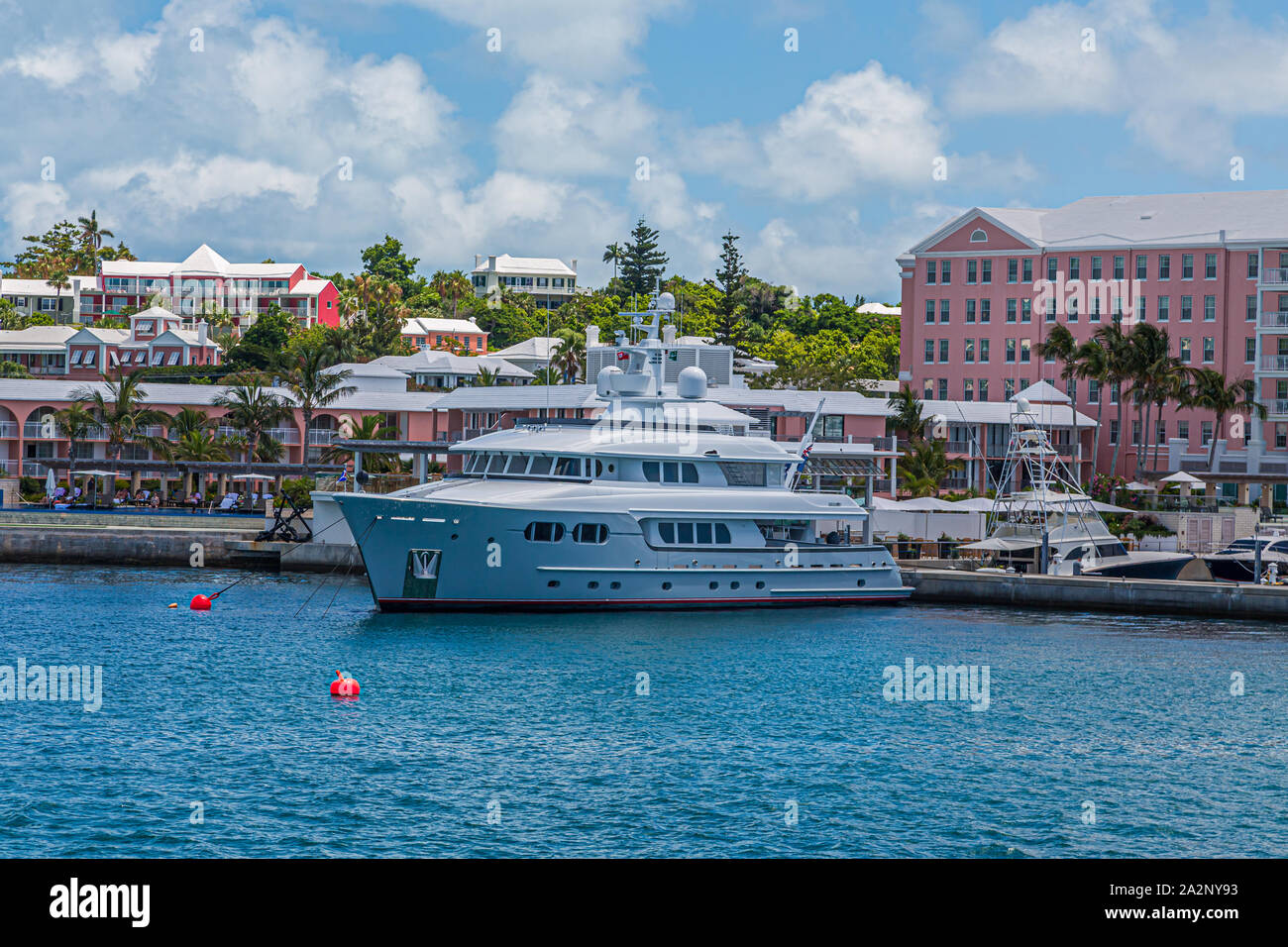 Yate en Hamilton, Bermuda gris Foto de stock