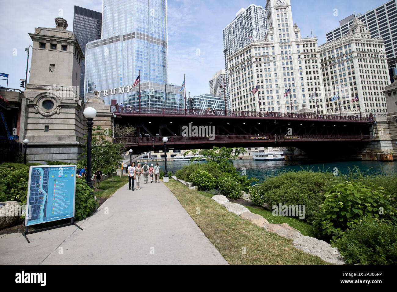 Chicago riverwalk Michigan Avenue chicao dusable puente sobre el río