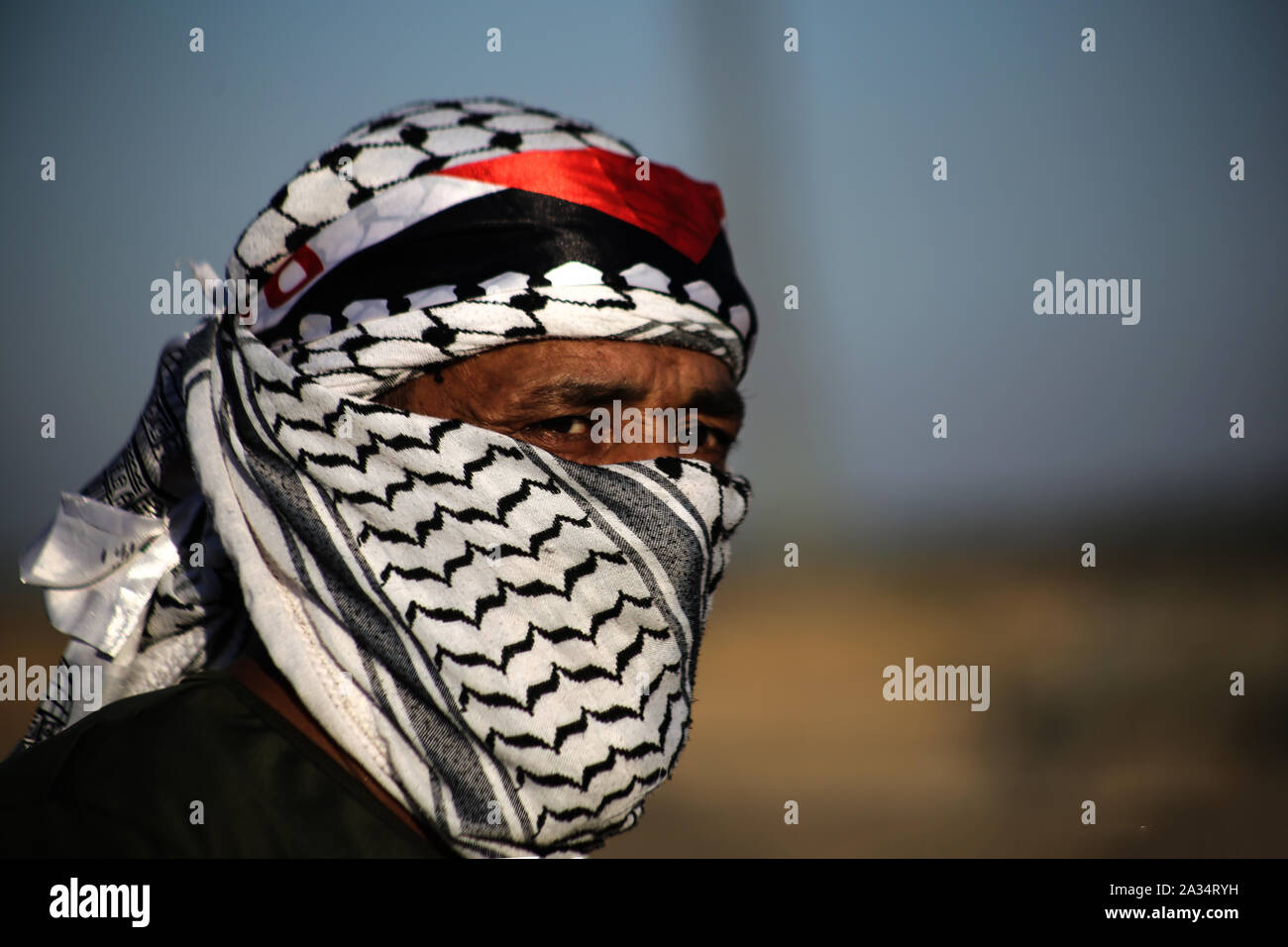 Keffiyeh palestino fotografías e imágenes de alta resolución - Alamy