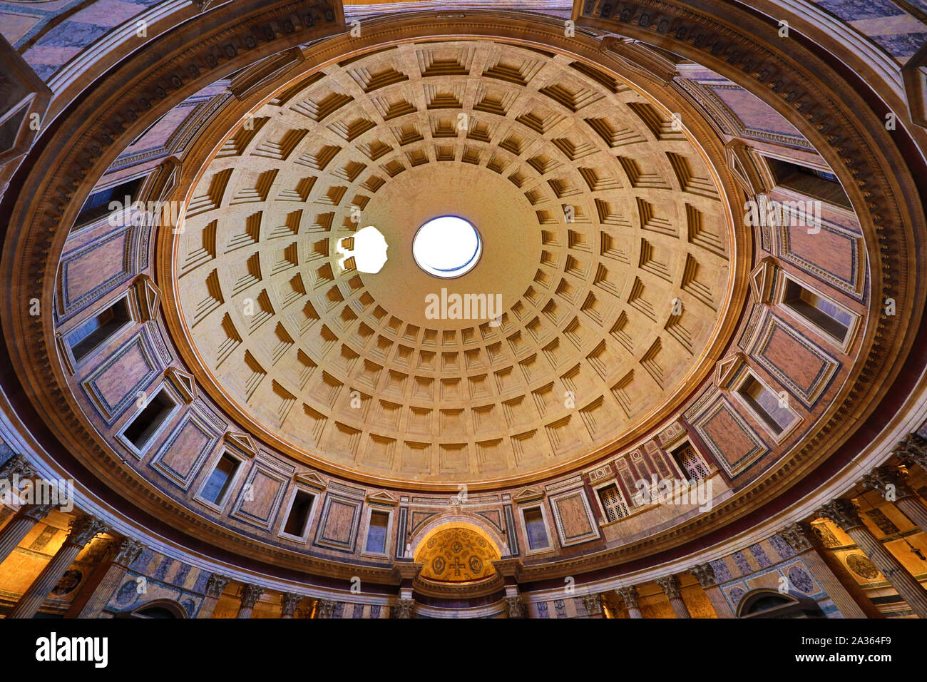 En el interior de la cúpula del Panteón de Roma, la Iglesia de Roma, Italia Foto de stock