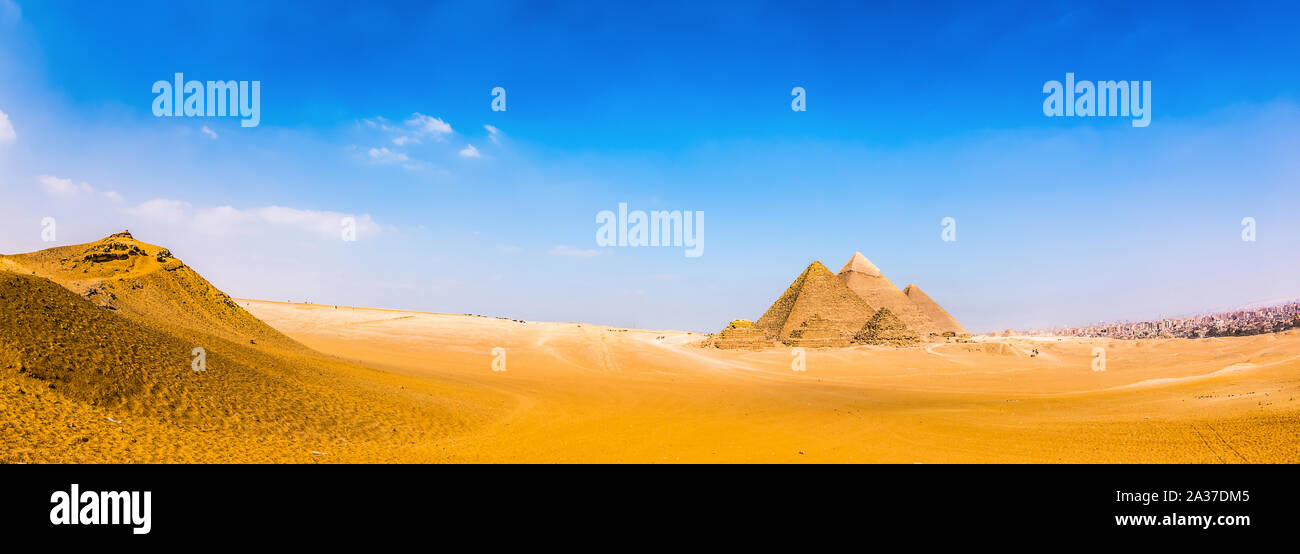 Panorama de las grandes Pirámides de Giza, Egipto Foto de stock