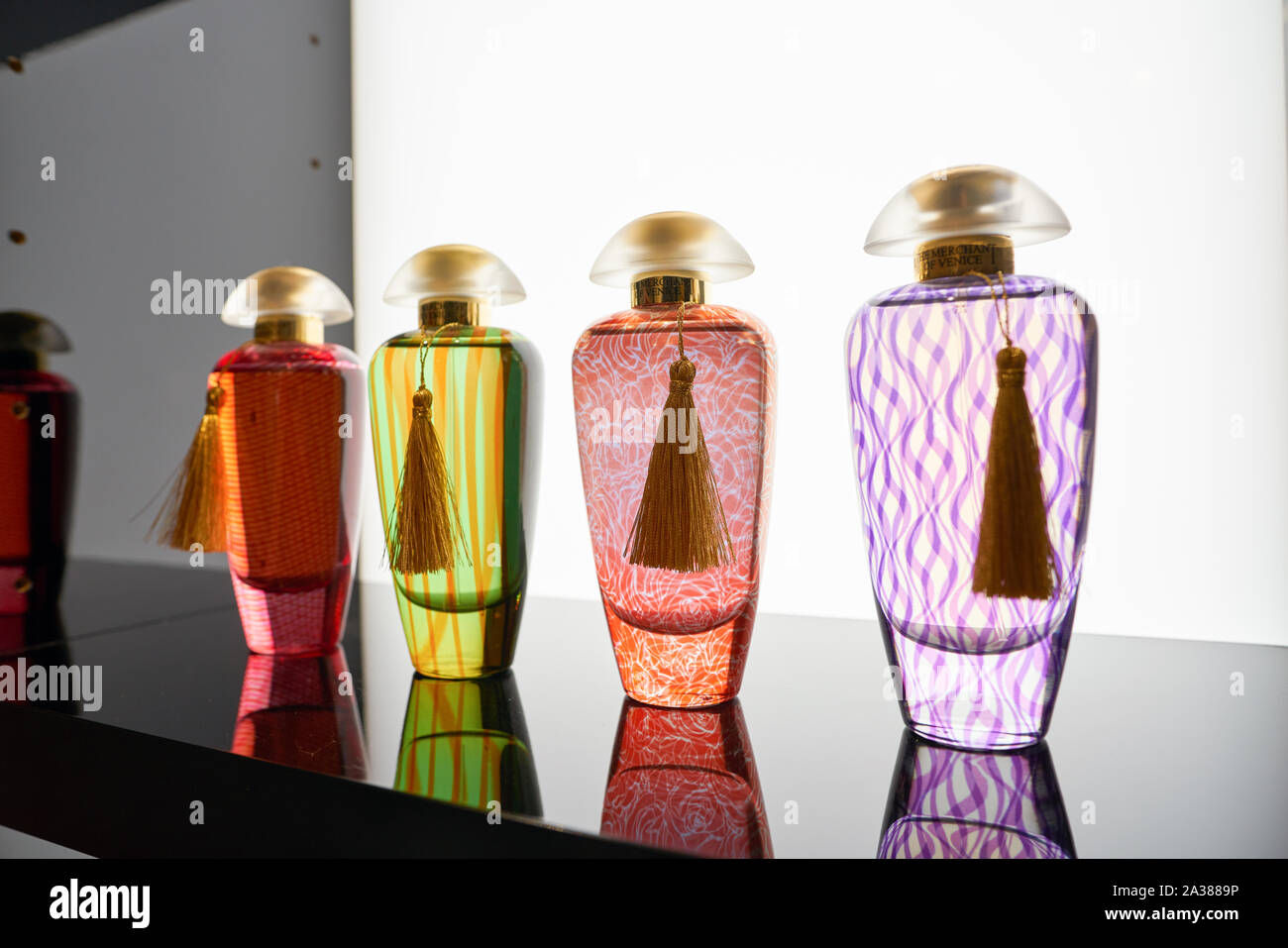 Tienda de perfumes primor fotografías e imágenes de alta resolución -  Página 4 - Alamy