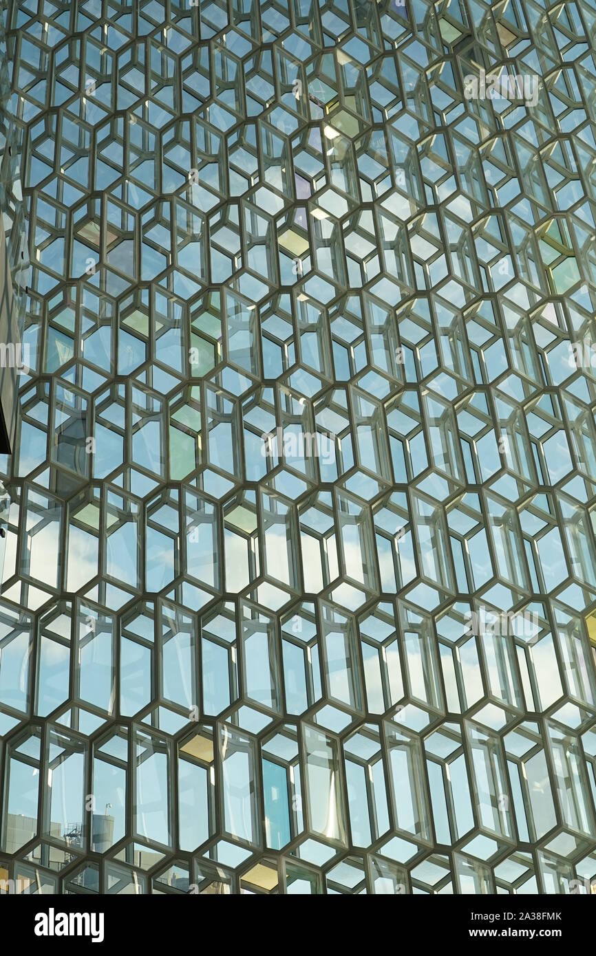 Los patrones de la arquitectura moderna de cristal Foto de stock
