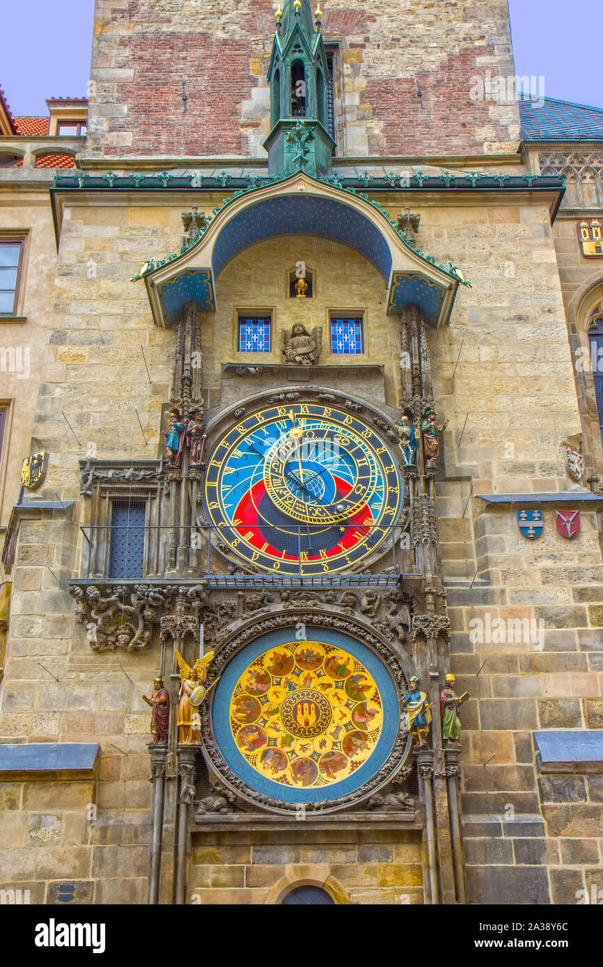 El Reloj Astronómico de Praga, Praga o Orloj, es un reloj astronómico medieval localizado en Praga Foto de stock