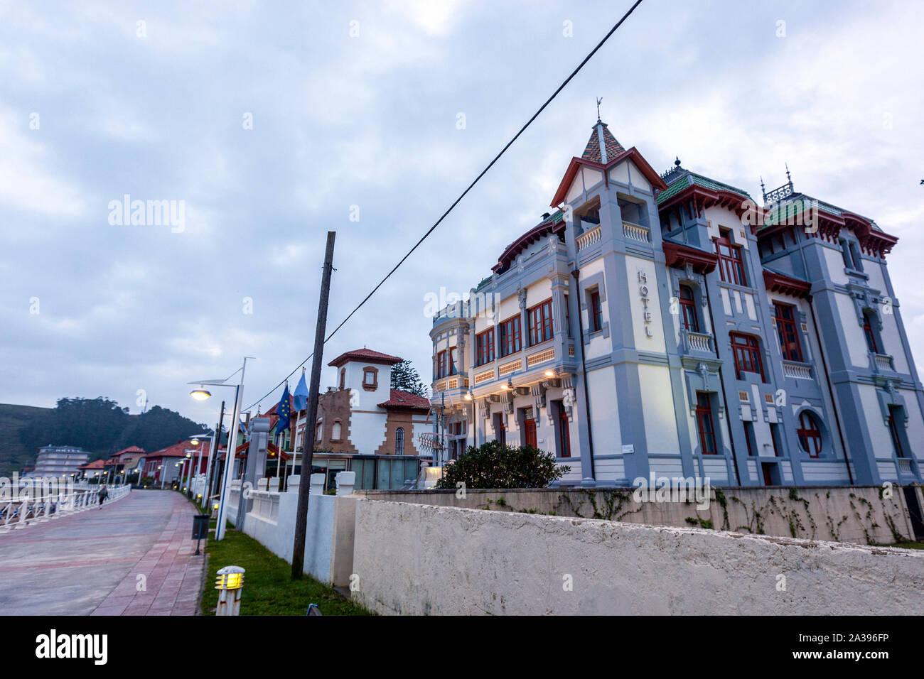 Hotel Villa Rosario en la Playa de Santa Marina, Ribadesella, Asturias, España Foto de stock