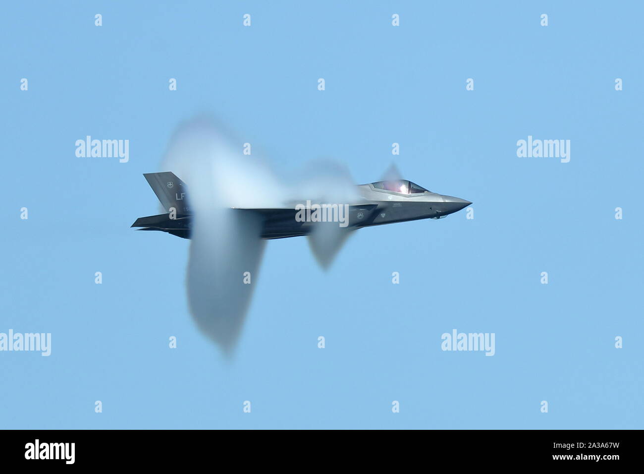 F-35 de la Fuerza Aérea de los EE.UU Lightning II Demo Team en el Gran pacífico Airshow en Huntington Beach, California, 4 de octubre de 2019 Foto de stock
