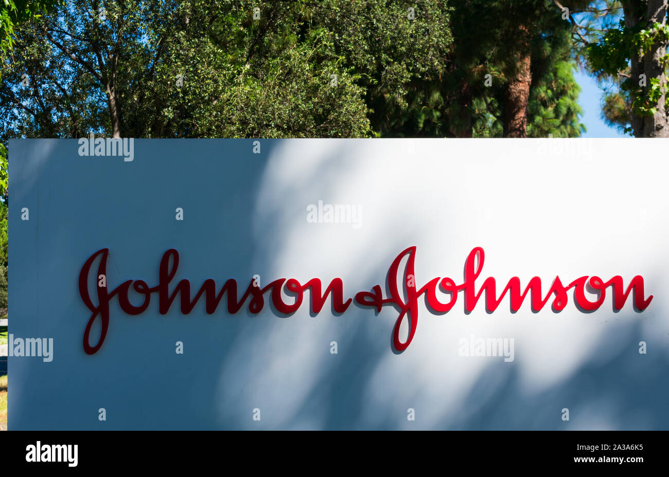 Johnson y johnson logo fotografías e imágenes de alta resolución Alamy