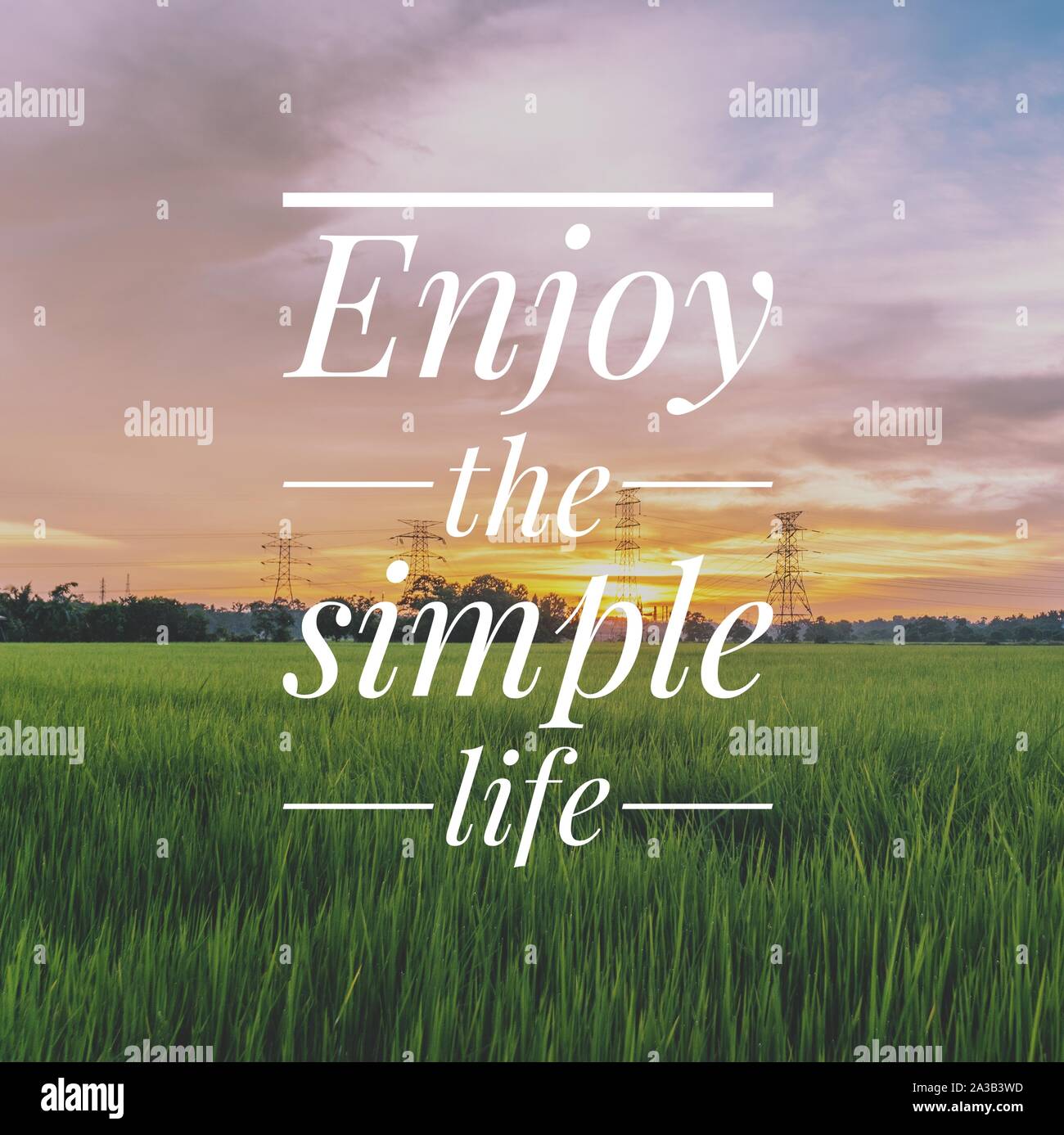 Motivación e inspiración quote - Disfrute de la vida simple. Foto de stock
