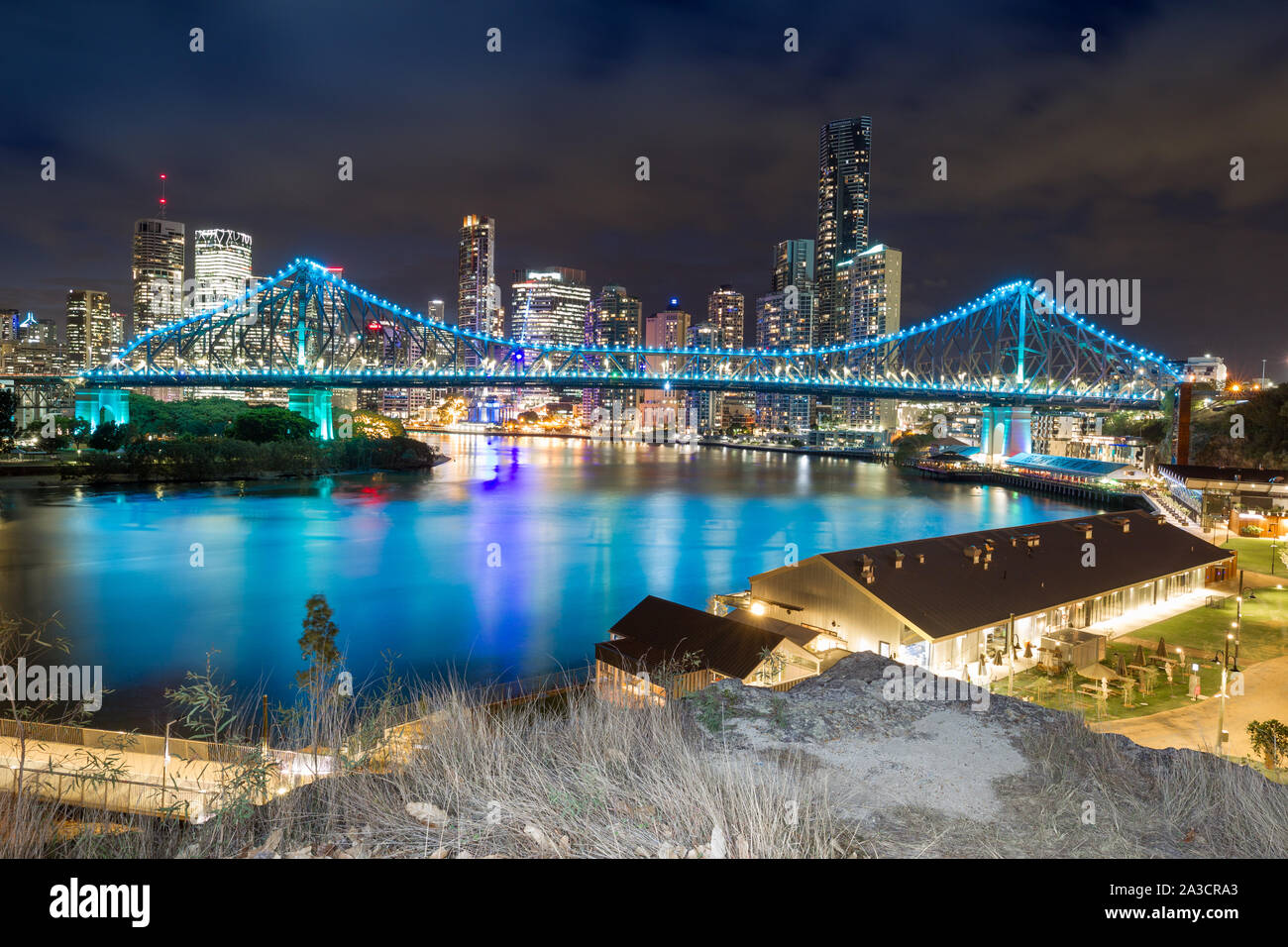 El Story Bridge en Brisbane, Queensland, Australia es un puente voladizo de acero sobre el río Brisbane. Foto de stock