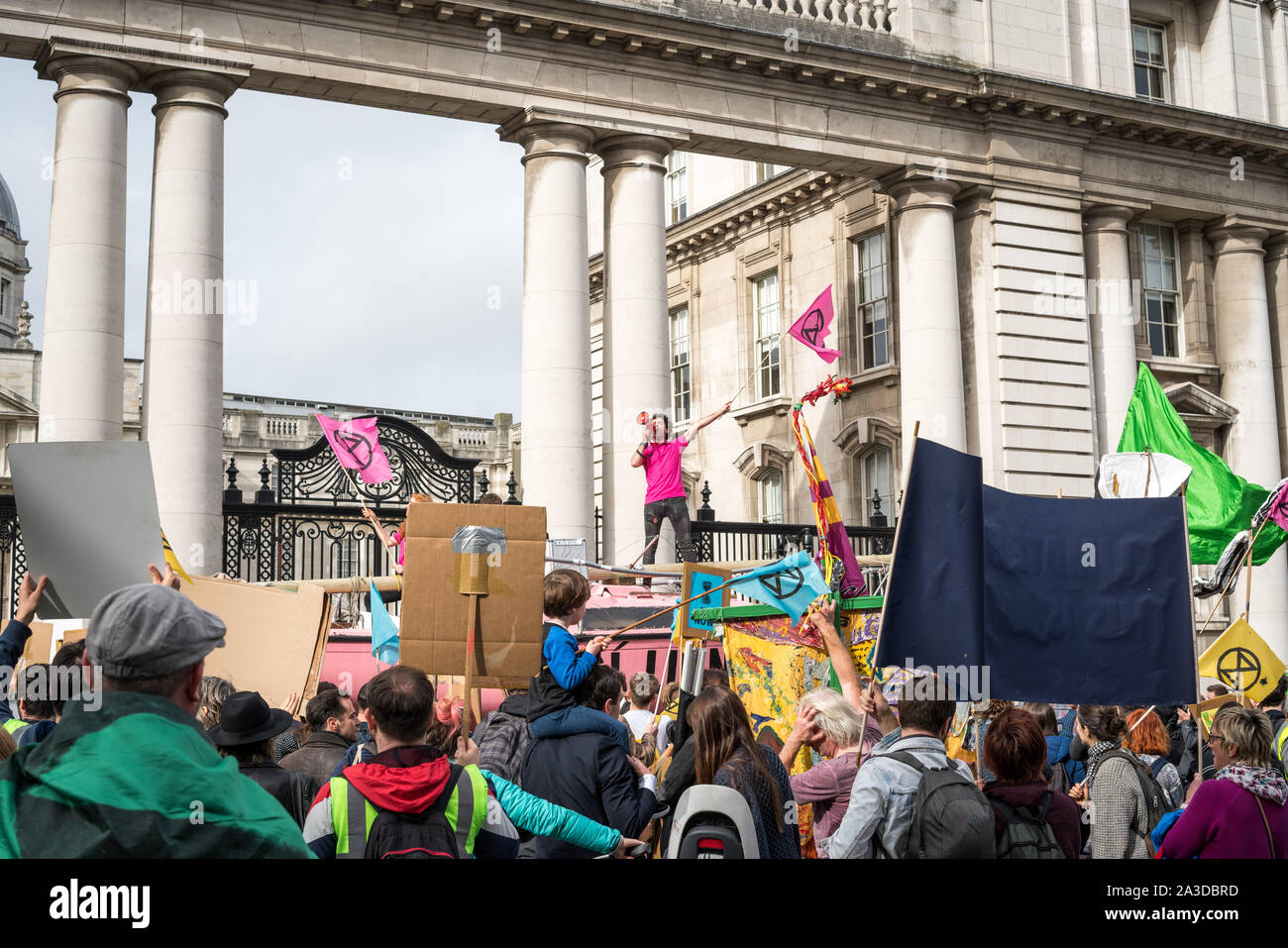 Extinción rebelión protesta en la ciudad de Dublín, Irlanda. Foto de stock
