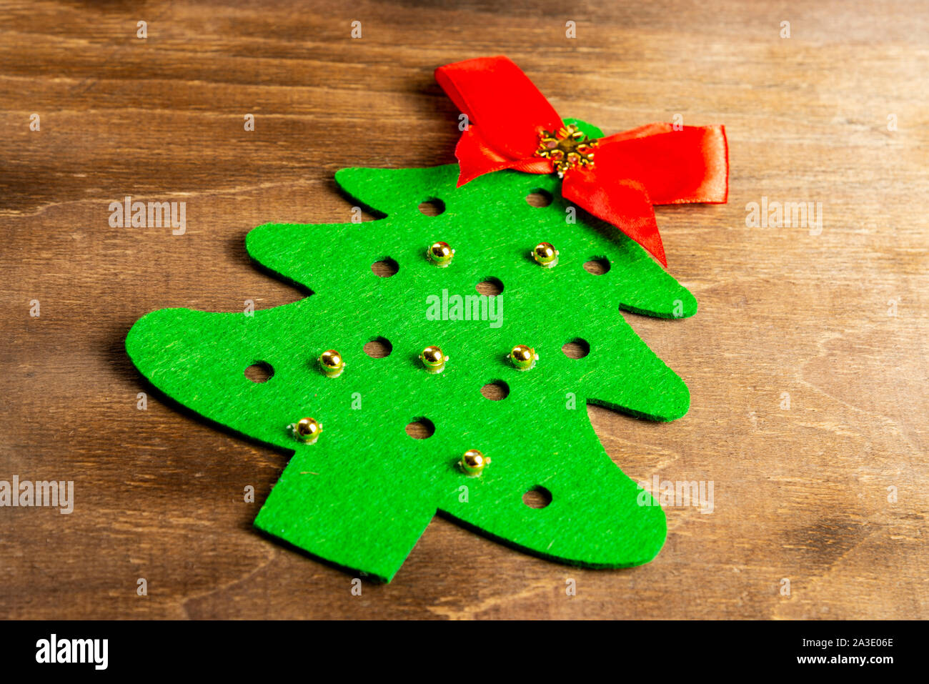 Fieltro arbol de navidad fotografías e imágenes de alta resolución - Alamy