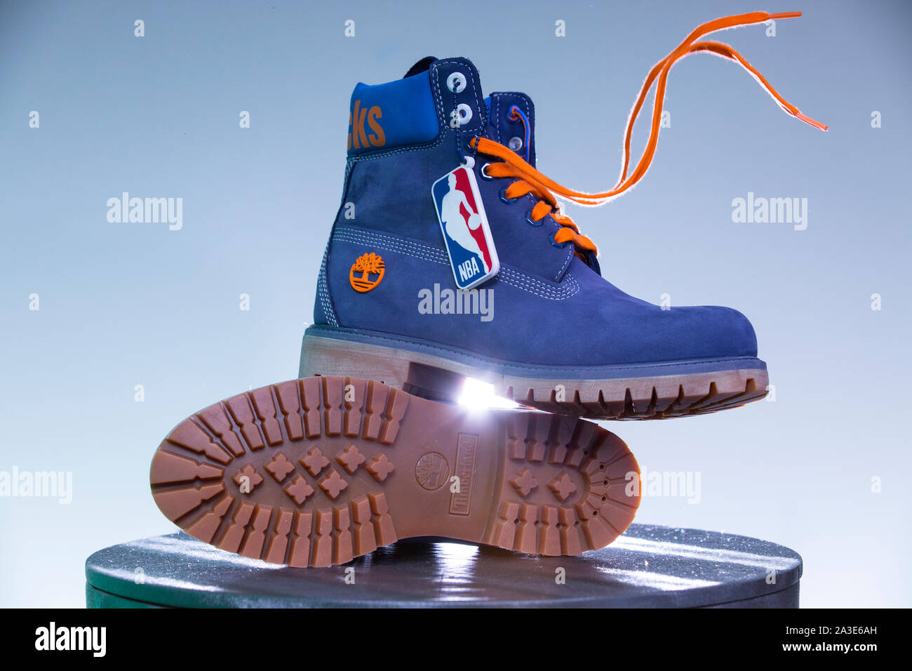 Timberland azul fotografías e imágenes de alta resolución - Alamy