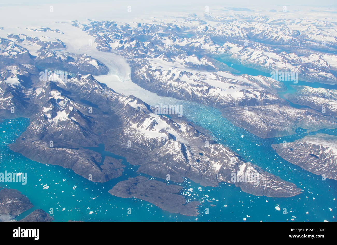 Vista aérea de los glaciares y los icebergs de Groenlandia escénica Foto de stock
