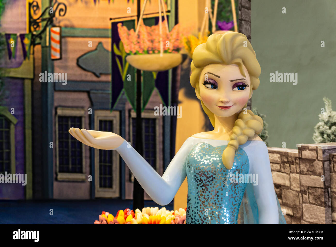 Elsa con una sonrisa irónica, desde Disney congelado Foto de stock
