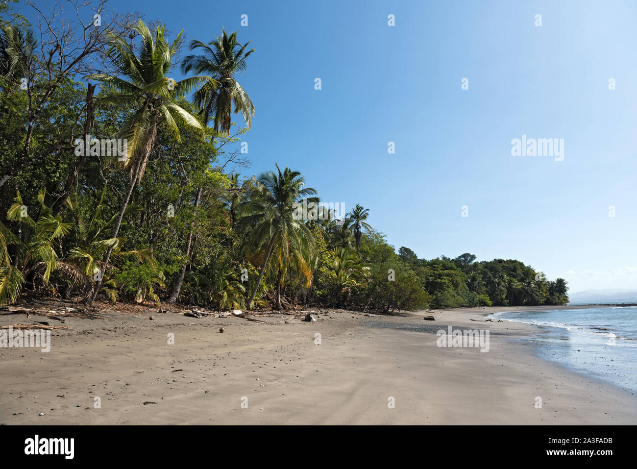 Hermosa playa de arena de la isla cebaco Panamá Foto de stock