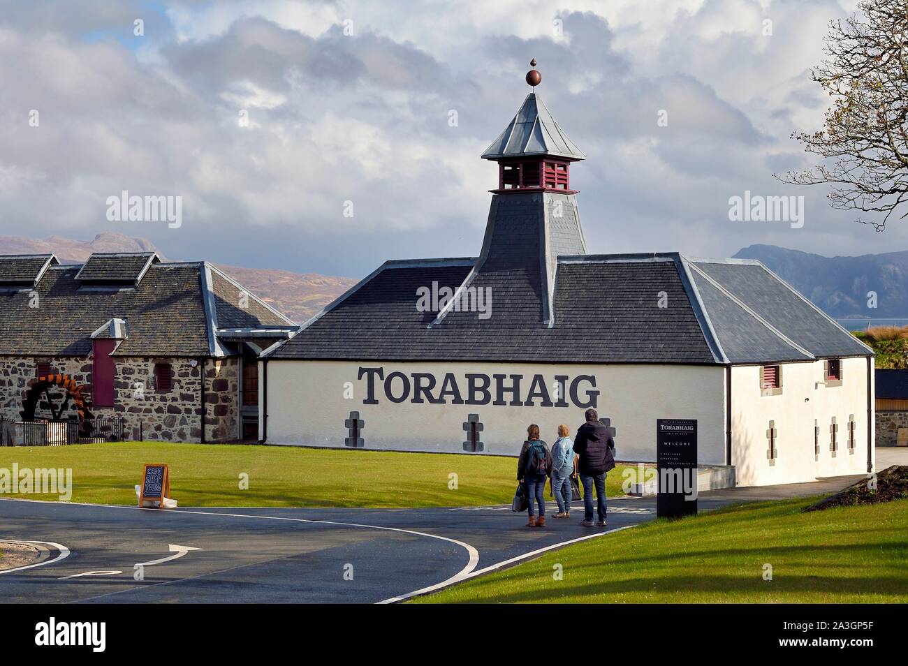 Reino Unido, Escocia, Highlands, Hébridas, la Isla de Skye, la destilería de whisky, Torabhaig Teangue Foto de stock