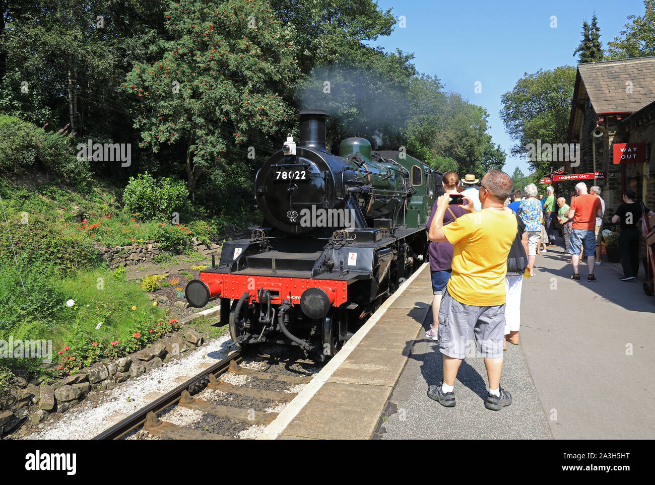 El Keighley & Worth Valley Heritage un tren de vapor en Haworth, West Yorkshire, Reino Unido Foto de stock