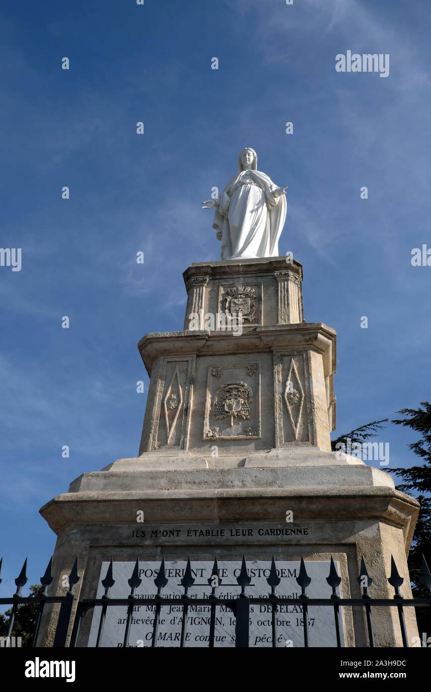Francia, Vaucluse, naranja, la Sainte Eutrope hill, Virgen estatua Foto de stock