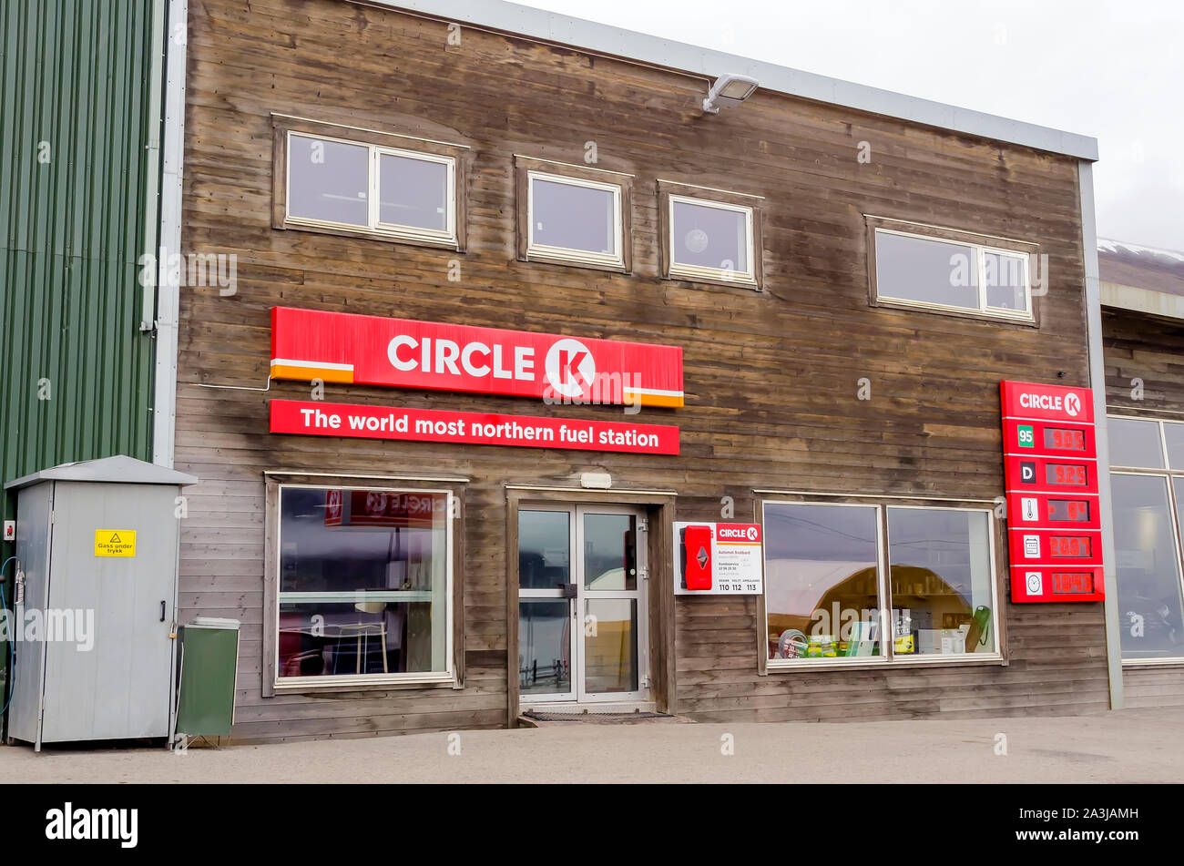 Circle K mundos más al norte de la estación de combustible, Longyearbyen, Svalbard, Noruega Foto de stock