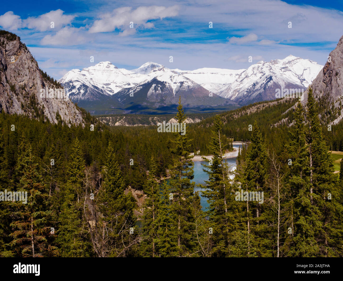 Vista desde el Fairmont Banff Springs Hotel, Banff, Alberta, Canadá Foto de stock
