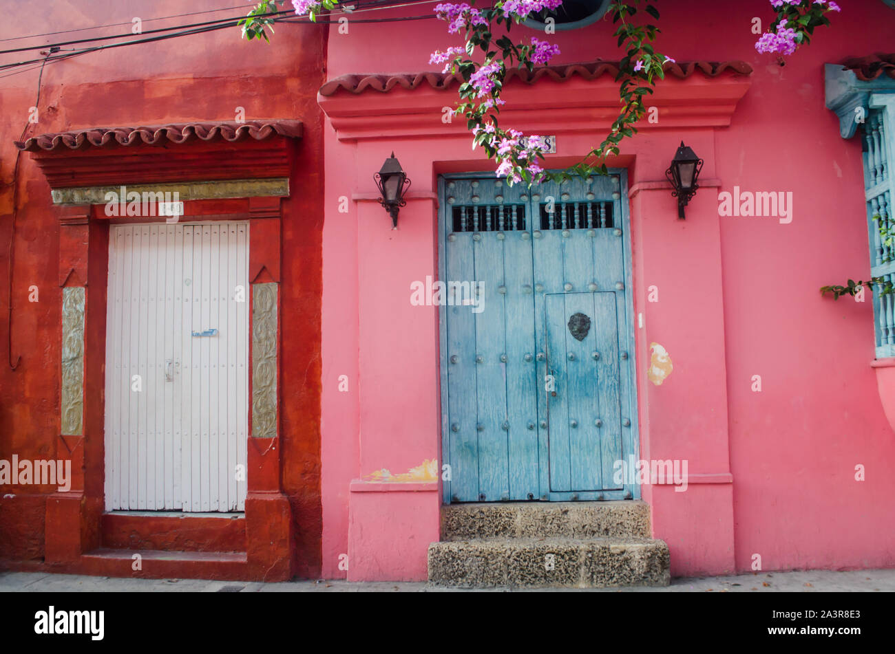 Colorful houses in cartagena fotografías e imágenes de alta resolución -  Alamy