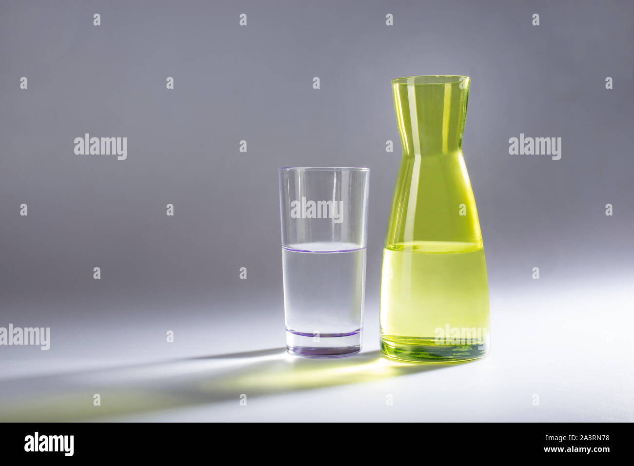 Studio Picture del vaso de agua con trazado de recorte Foto de stock