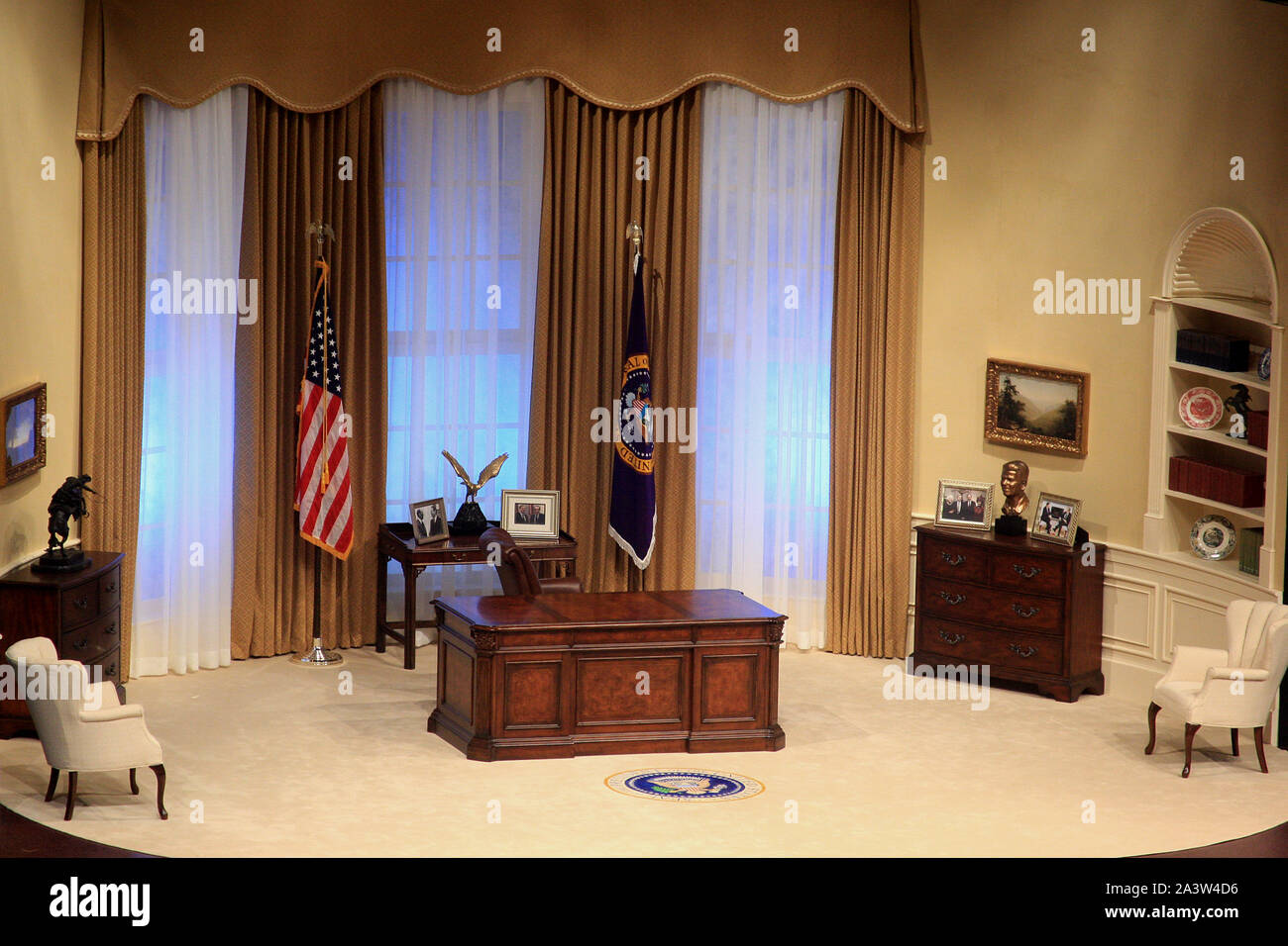 Réplica de la Oficina Oval, el espacio de trabajo de la oficina del presidente de los Estados Unidos en Washington DC, EE.UU. Foto de stock