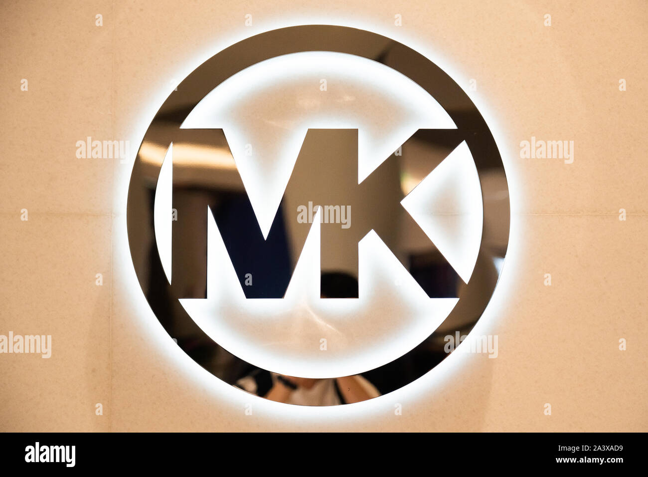 La marca de moda americana, Michael Kors logo visto en Shenzhen Fotografía  de stock - Alamy