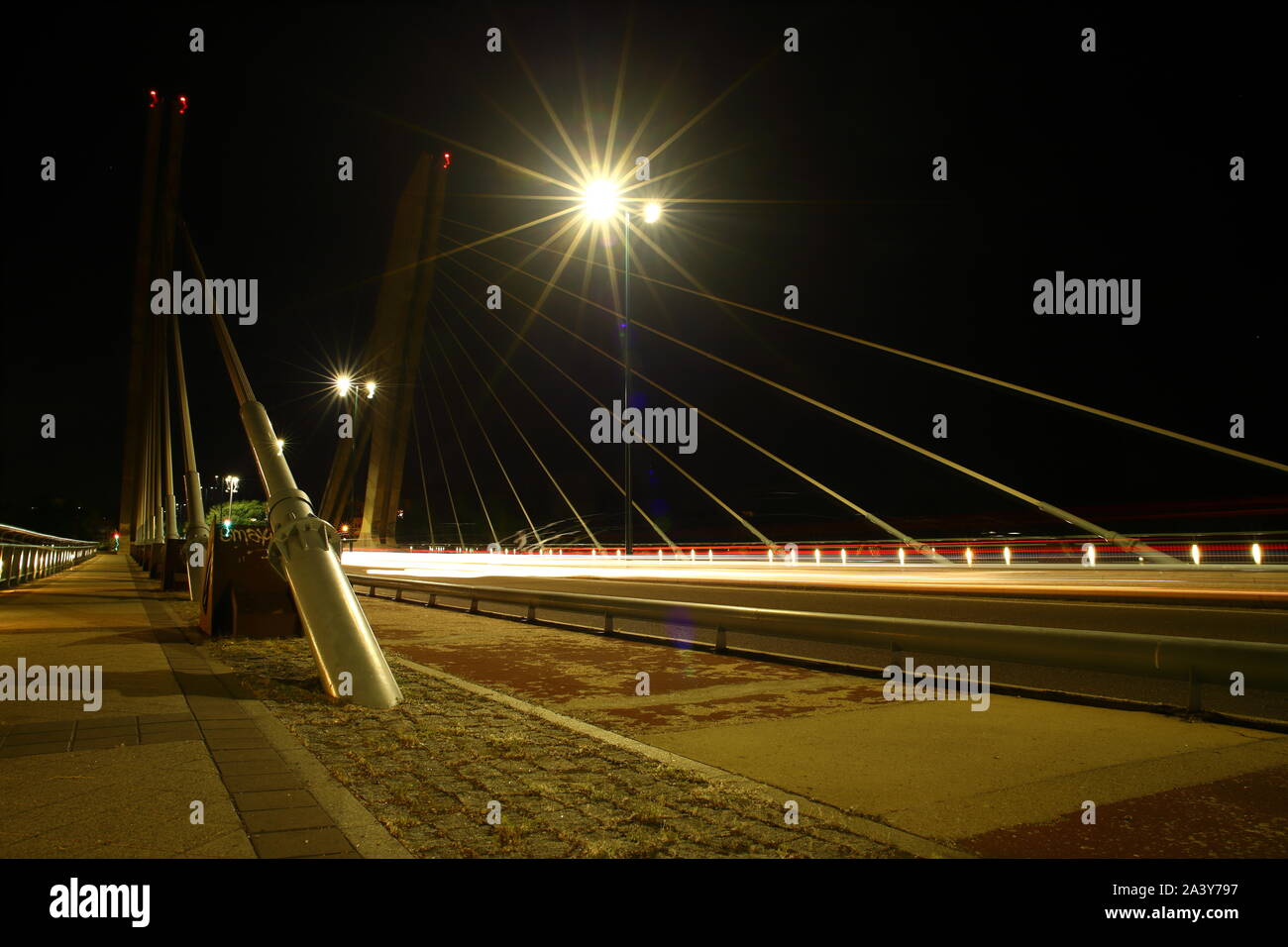 Puente de la hispanidad en Valladolid, Castilla y León, España Foto de stock