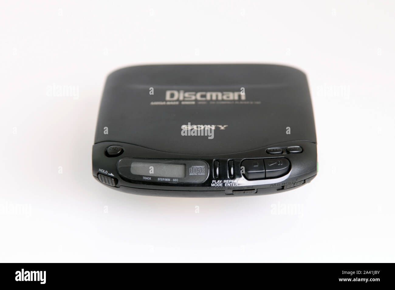 D-191 CD Walkman Sony Discman Reproductor de Compact Disc Digital Plata  Mega Bass, cerrado Fotografía de stock - Alamy