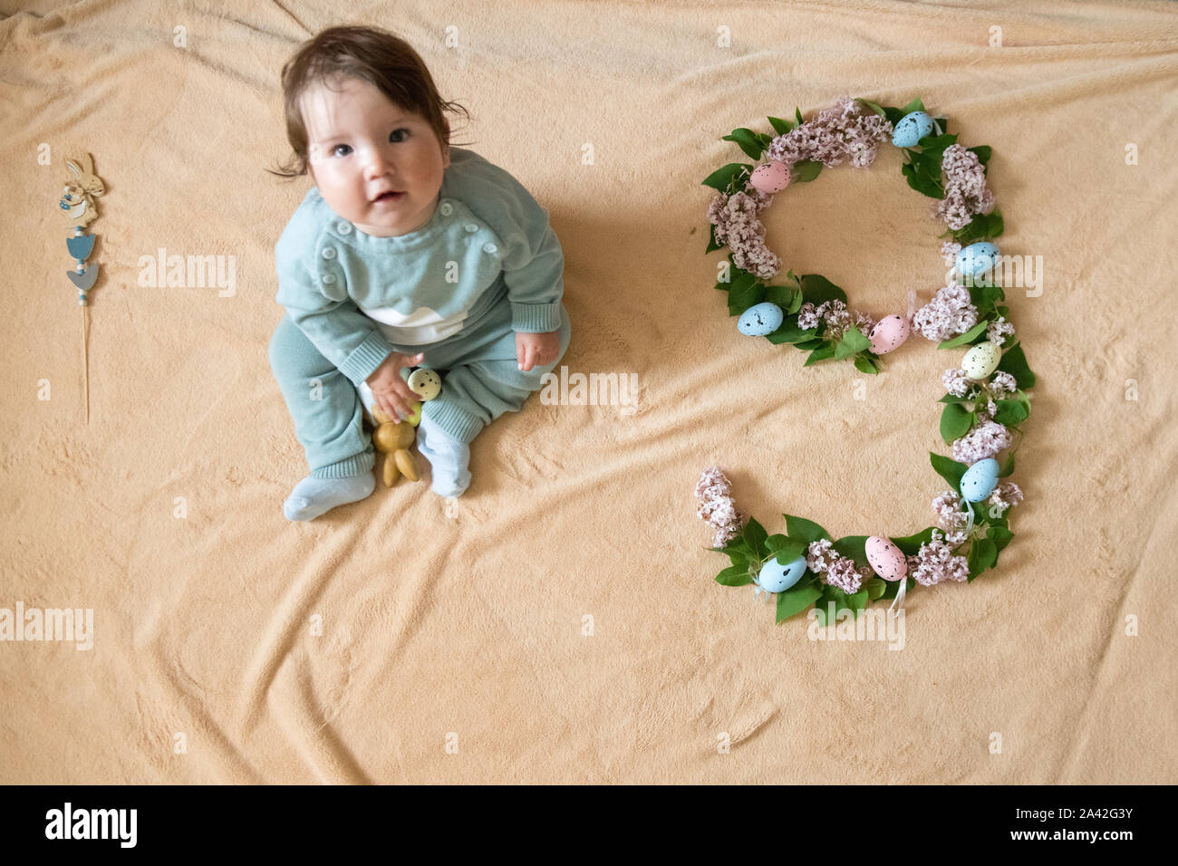 9 meses de edad fotografías e imágenes de alta resolución - Alamy
