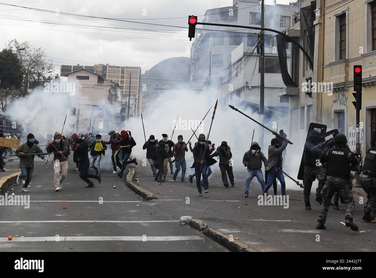 Quito Ecuador 11 Oct 2019 Los Manifestantes Se Enfrentan A La