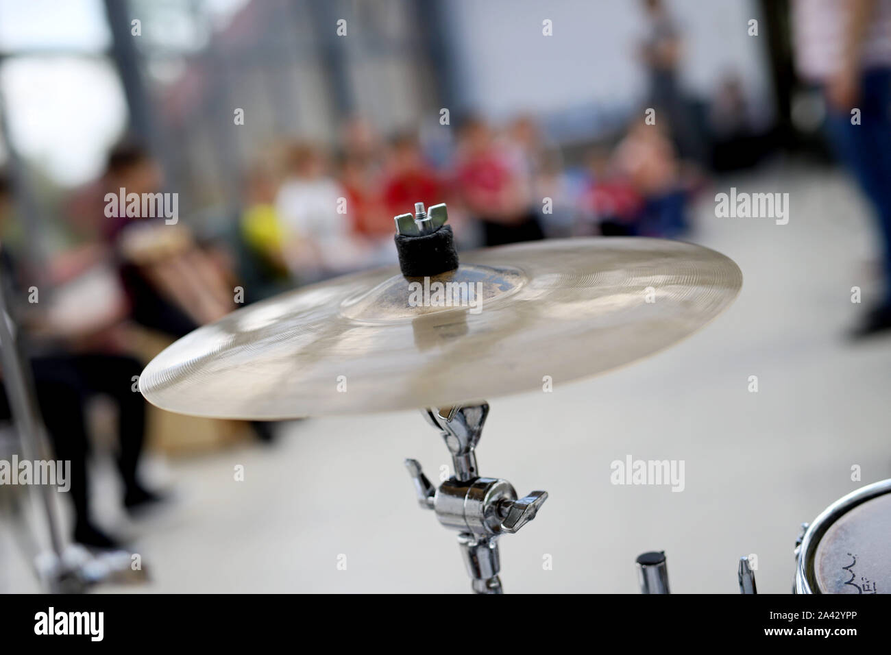 Instrumentos de percusión, placas de tambor Fotografía de stock - Alamy