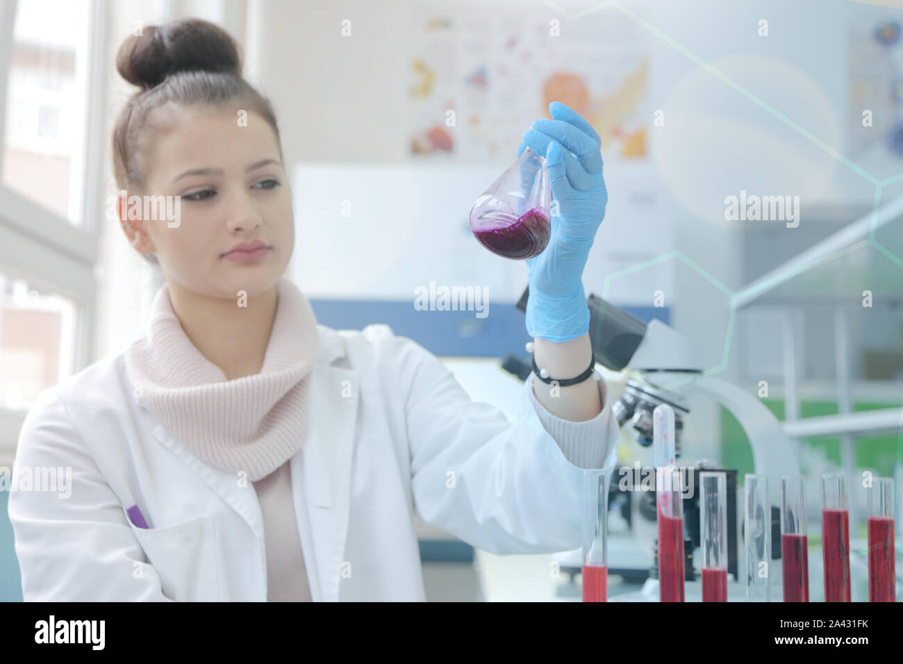 Jóvenes Mujeres Africanas Laboratorio Científico Que Trabaja En El Laboratorio Con Tubos De 1871