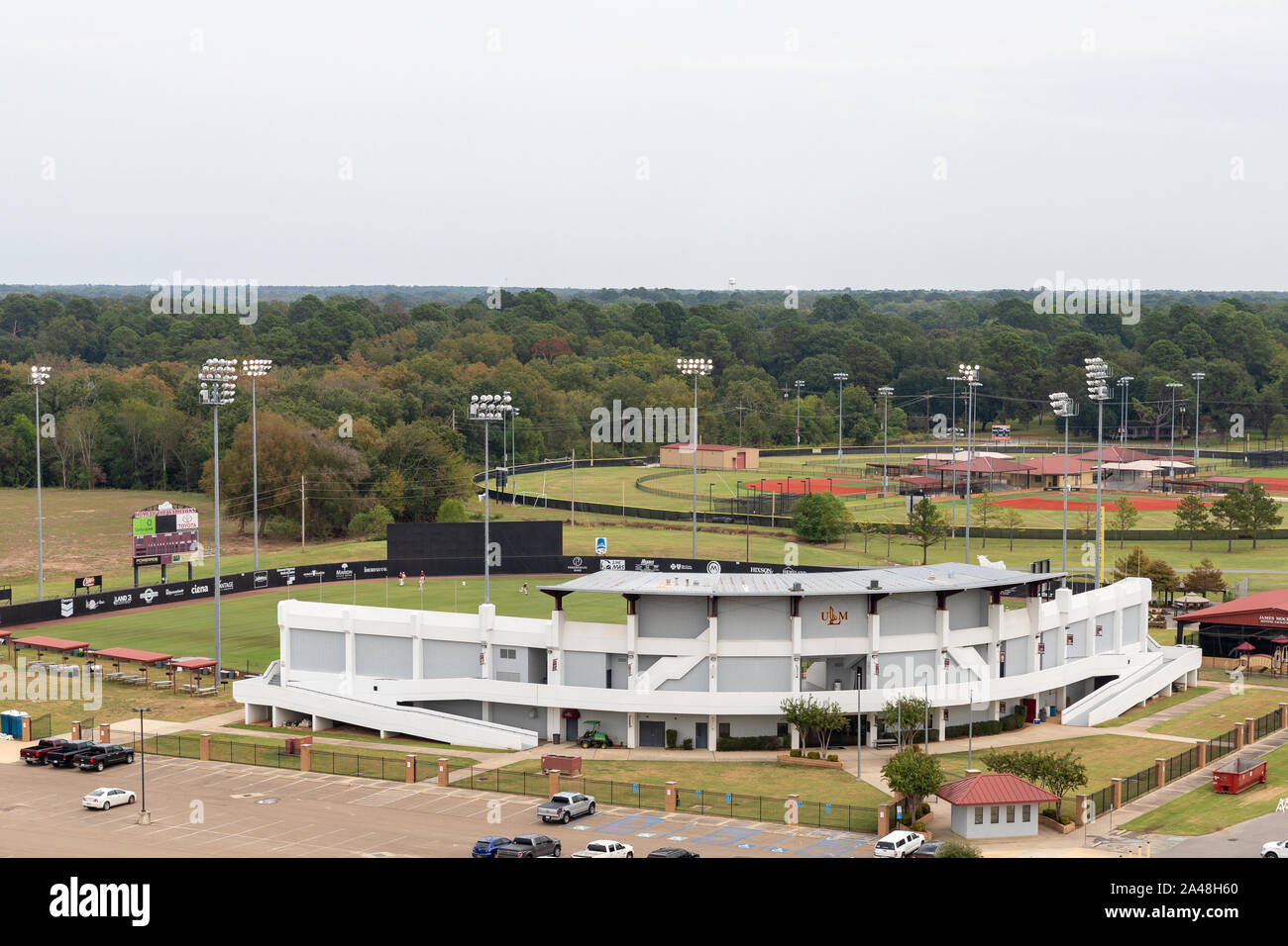 Monroe, LA, ESTADOS UNIDOS - Octubre 5, 2019: Un estadio de béisbol en el UL-campus Mornoe Foto de stock