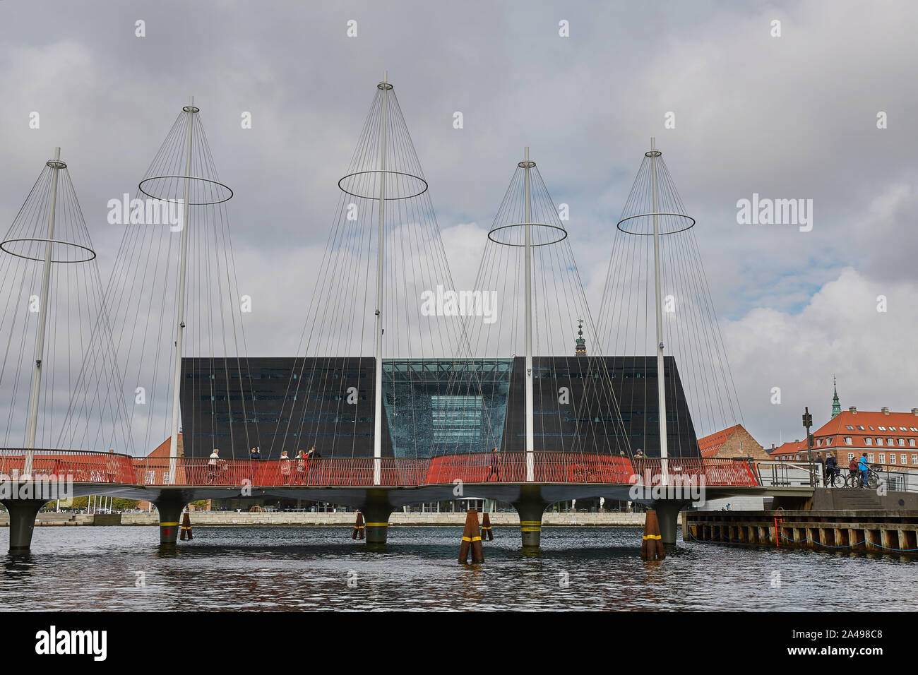 Copenhague, Dinamarca - 16 de septiembre de 2017: El Diamante Negro. La Biblioteca Real de Copenhague es la biblioteca nacional de Dinamarca en Copenhague. Foto de stock