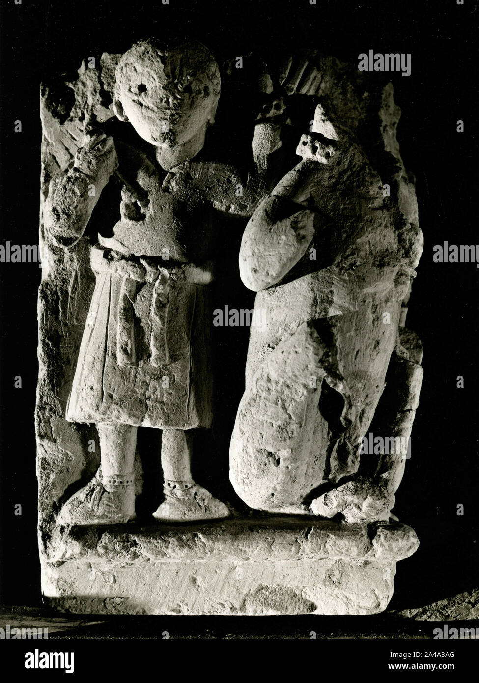 Las figuras en piedra tallada, desconocido artista, 1930 Foto de stock