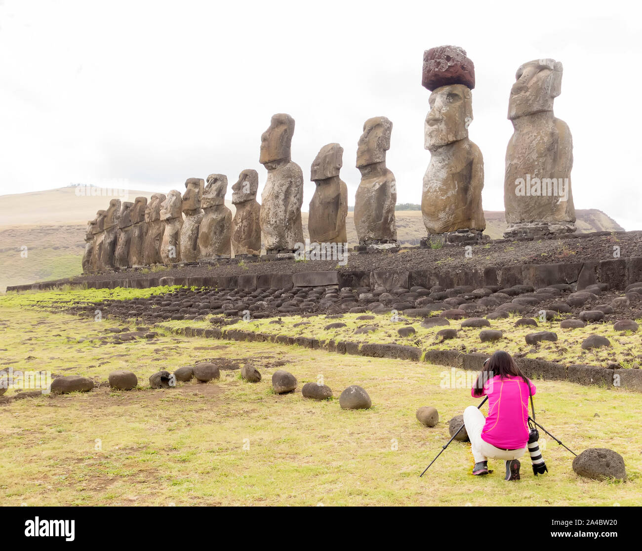 Ajuste fotógrafo moai en la Isla de Pascua Foto de stock
