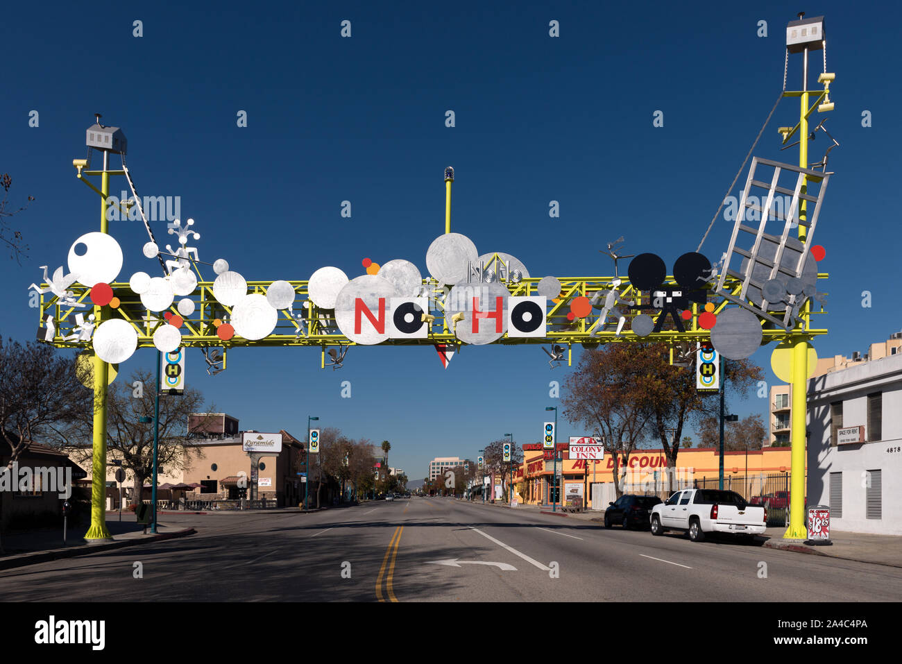 El Gateway de NoHo Firmar, dando la bienvenida a los visitantes del distrito de las artes del barrio norte de Hollywood en Los Angeles, California Foto de stock