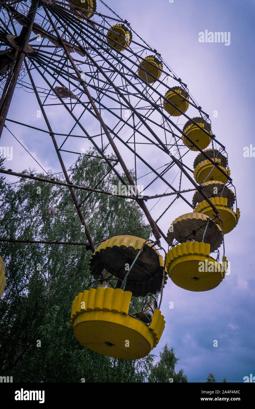 Rueda de Ferris en la zona de exclusión de Chernobyl. Foto de stock