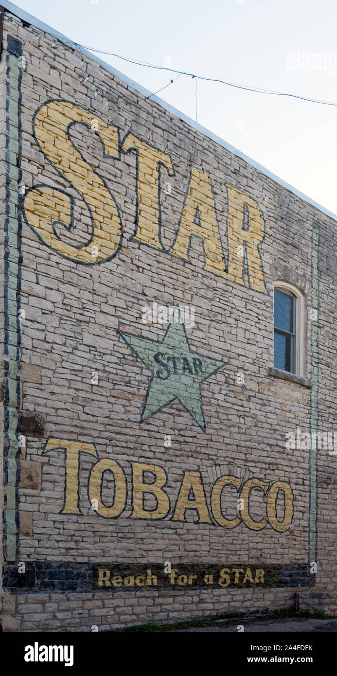 Producto de tabaco (Estrella) la publicidad del tabaco en el centro de la ciudad mural Hico en Hamilton County, Texas Foto de stock